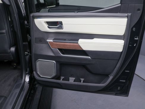 Used 2022 Toyota Tundra Capstone AWD/4WD image 30