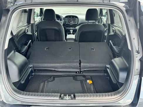 Used 2025 Kia Soul LX w/ LX Technology Package FWD image 15