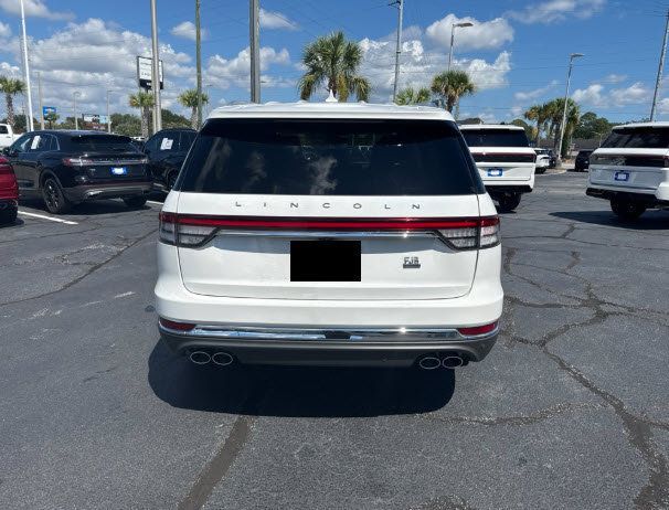 Used 2023 Lincoln Aviator Reserve w/ Elements Package Plus AWD/4WD image 6
