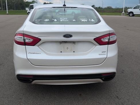 Used 2014 Ford Fusion SE w/ Equipment Group 202A FWD image 4