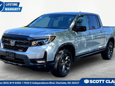 Used 2025 Honda Ridgeline Sport image 3