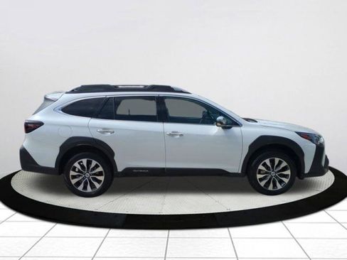 Used 2023 Subaru Outback Touring AWD/4WD image 2