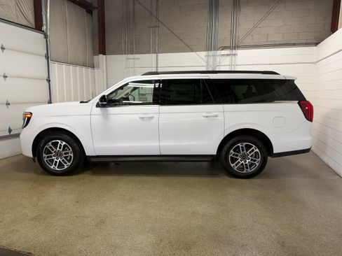 Certified 2025 Ford Expedition Max Active AWD/4WD image 5