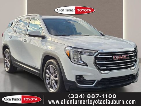 Used 2022 GMC Terrain SLT FWD image 1