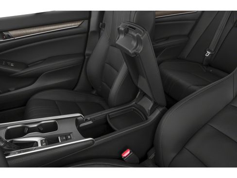 Used 2018 Honda Accord Touring image 9