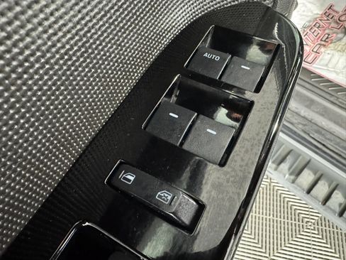 Used 2010 Ford Escape Limited AWD/4WD image 35