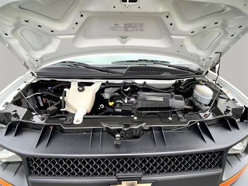 Used 2012 Chevrolet Express 2500 w/ Cold Climate Package image 11