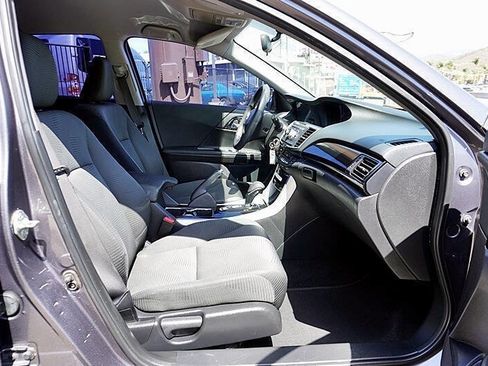 Used 2017 Honda Accord LX image 12