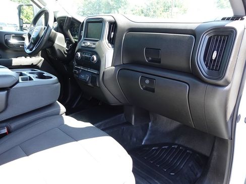 Used 2025 Chevrolet Silverado 2500 W/T AWD/4WD image 34