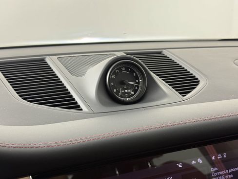 Certified 2026 Porsche Macan S AWD/4WD image 27