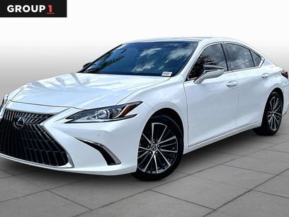 Used 2025 Lexus ES 350 w/ Premium Package