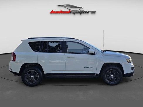 Used 2017 Jeep Compass Latitude image 12