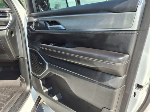 Used 2023 Jeep Wagoneer Series II w/ Convenience Group I AWD/4WD image 24