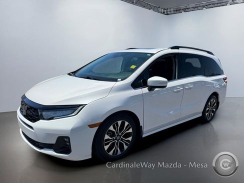 Used 2025 Honda Odyssey Elite image 8