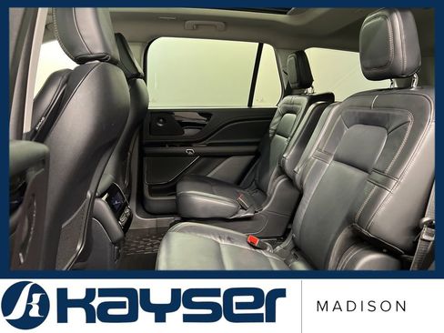 Certified 2025 Lincoln Aviator Reserve w/ Illumination Package image 33