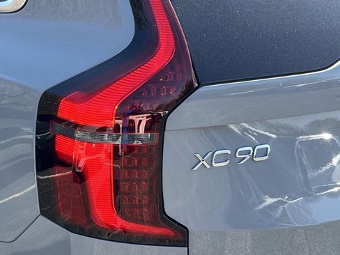 New 2026 Volvo XC90 T8 Plus AWD/4WD image 10