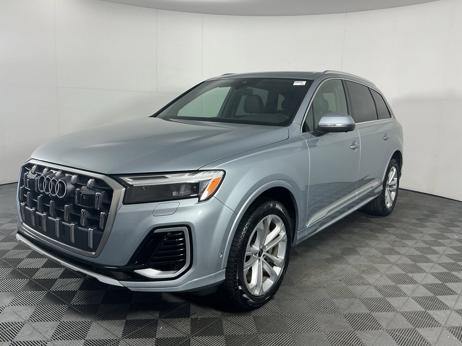 Used 2025 Audi Q7 3.0T Premium Plus AWD/4WD image 4
