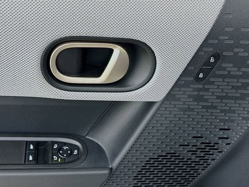 Certified 2025 MINI Cooper S image 19