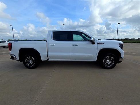 Used 2026 GMC Sierra 1500 SLT AWD/4WD image 4