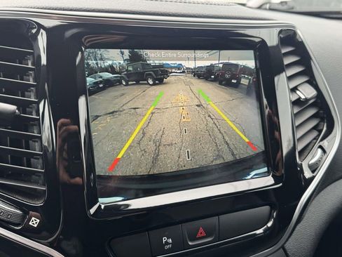 Used 2019 Jeep Cherokee High Altitude image 24