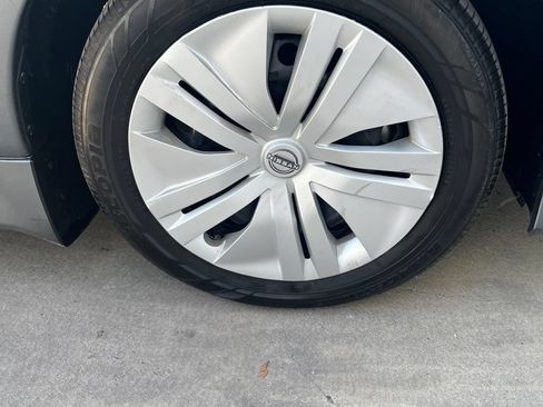 Used 2024 Nissan Leaf S FWD image 24