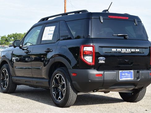 Certified 2025 Ford Bronco Sport Outer Banks w/ Outer Banks Tech Package+ AWD/4WD image 10
