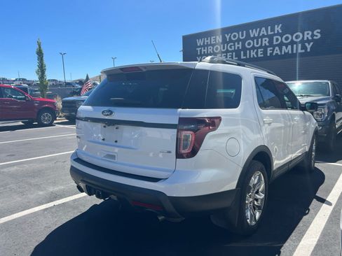 Used 2015 Ford Explorer Sport w/ Equipment Group 401A AWD/4WD image 3