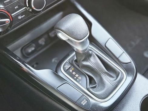 Used 2024 Kia Soul LX w/ Option Group 015 FWD image 25