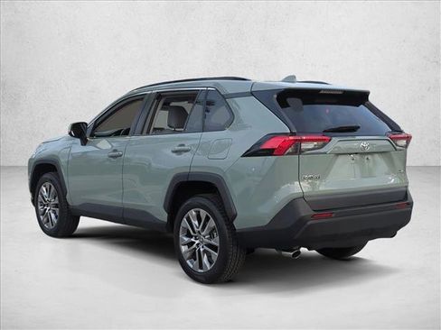 Used 2022 Toyota RAV4 XLE Premium FWD image 8