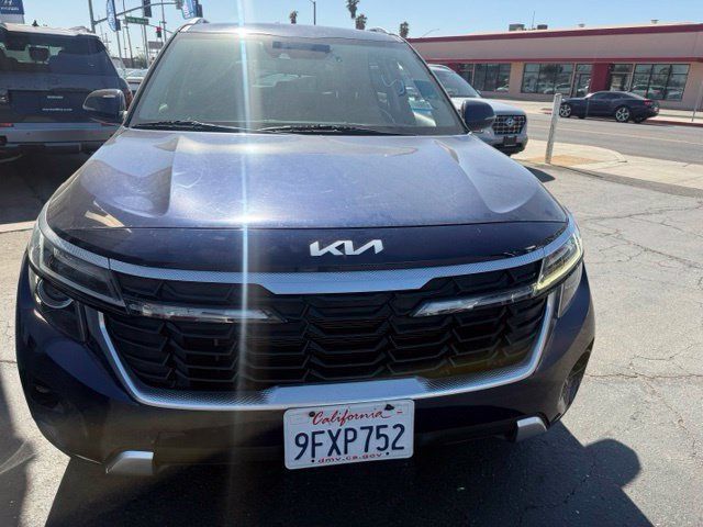 Used 2024 Kia Seltos EX FWD image 7