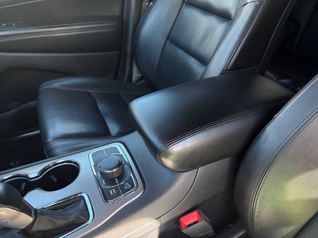 Used 2019 Jeep Grand Cherokee Limited AWD/4WD image 15