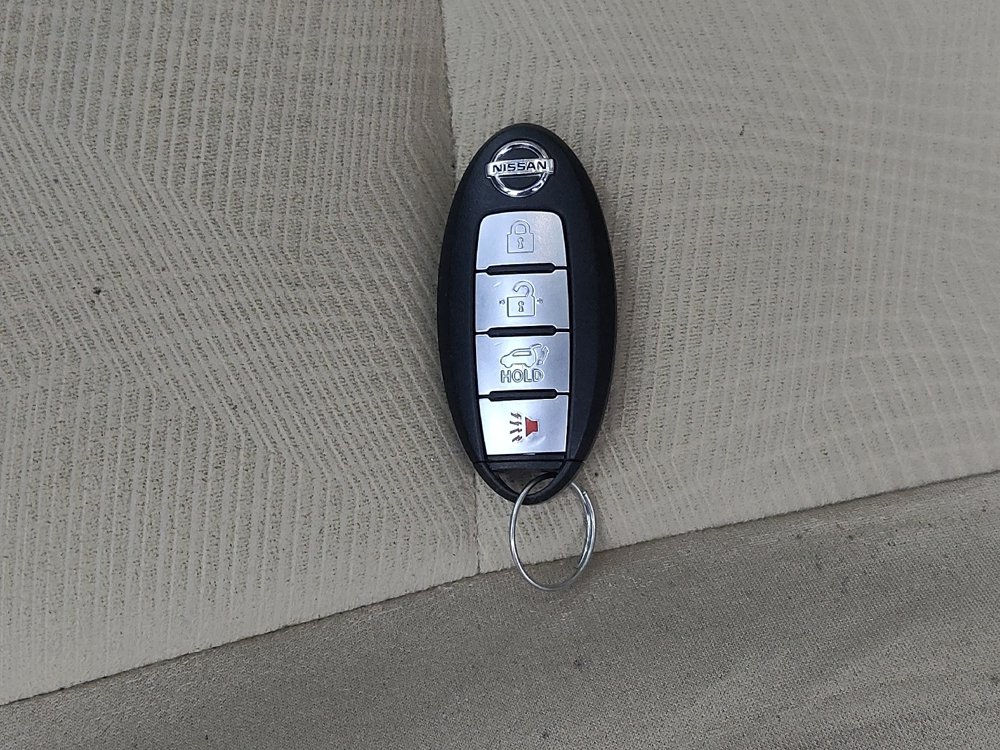 Used 2015 Nissan Rogue SV w/ SV Premium Package FWD image 32
