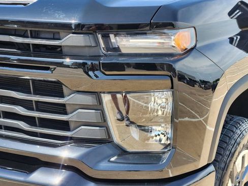 Used 2024 Chevrolet Silverado 2500 Custom w/ Custom Value Package AWD/4WD image 16