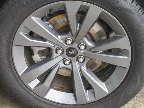 Used 2023 Ford Explorer XLT w/ Equipment Group 202A image 13