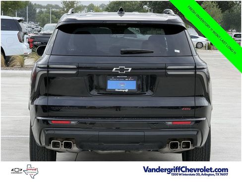 Certified 2024 Chevrolet Traverse RS w/ LPO, Floor Liner Package FWD image 5