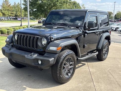 Used 2024 Jeep Wrangler Sport AWD/4WD image 8