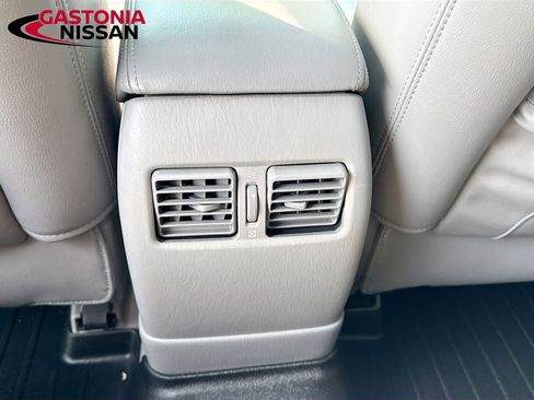 Used 2004 Toyota Camry XLE FWD image 31