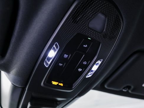 Certified 2025 Porsche Cayenne image 21