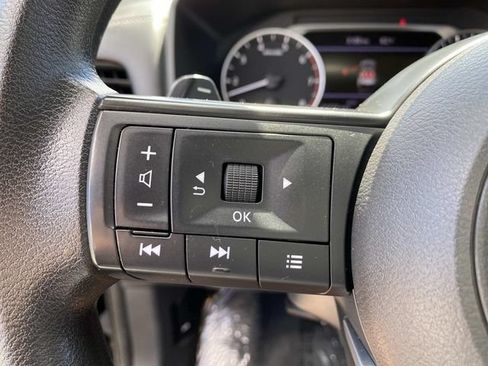 Used 2024 Nissan Rogue S AWD/4WD image 16