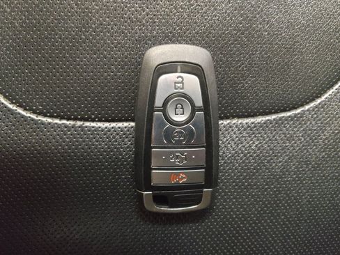 Used 2019 Ford Edge Titanium w/ Equipment Group 301A FWD image 32