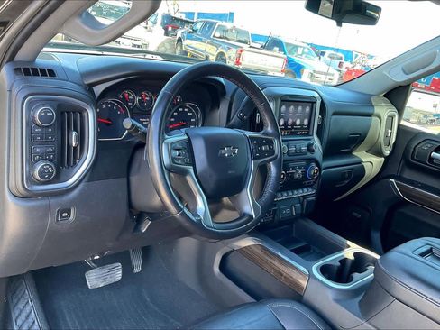 Used 2021 Chevrolet Silverado 1500 LT Trail Boss w/ Convenience Package II image 17