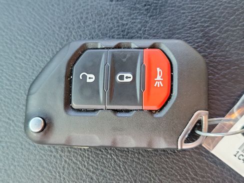 Used 2021 Jeep Wrangler Sport w/ Technology Group image 29