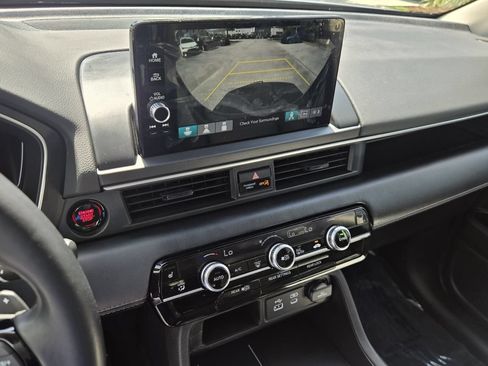 Certified 2025 Honda Pilot Touring image 19