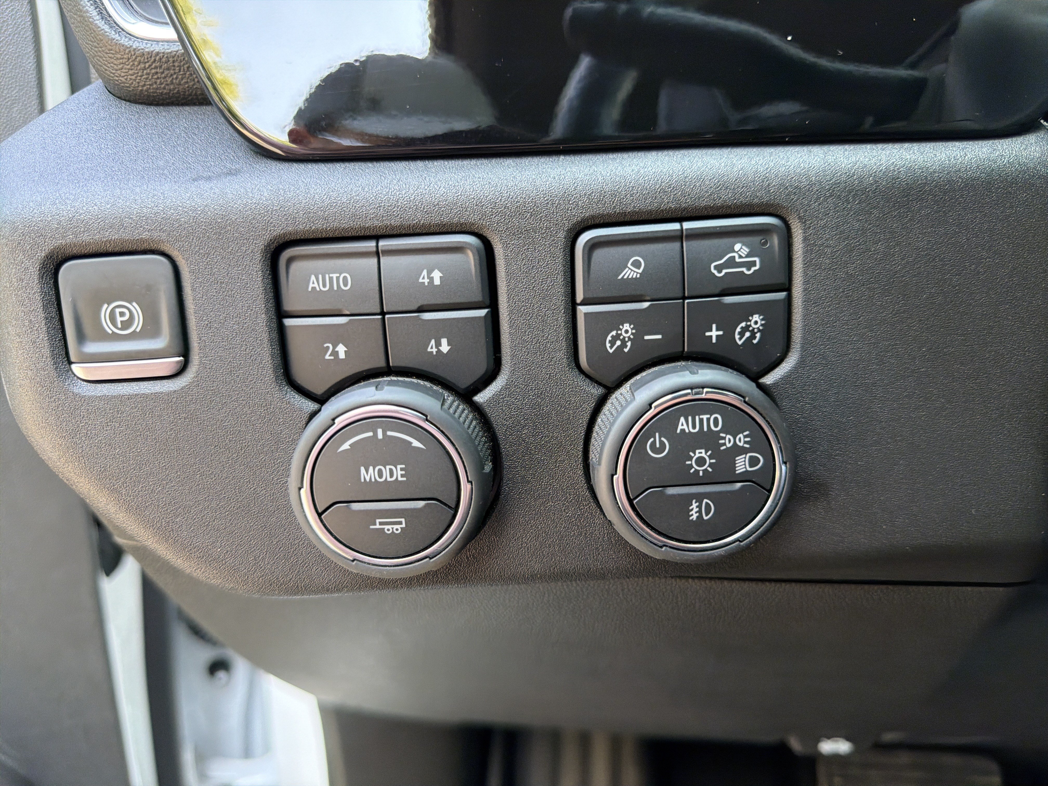 Used 2025 Chevrolet Silverado 1500 RST w/ RST All Star Premium Package AWD/4WD image 32