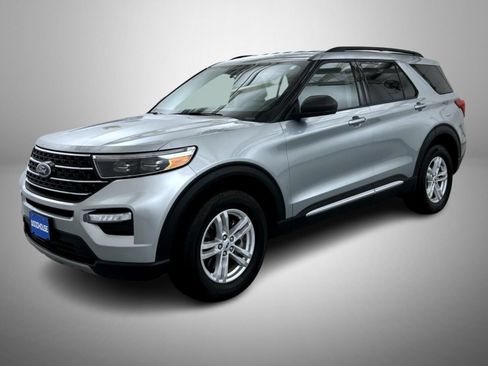 Used 2023 Ford Explorer XLT w/ Equipment Group 202A AWD/4WD image 1