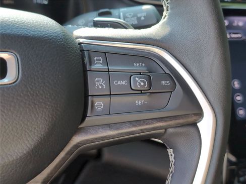 Used 2025 Jeep Grand Cherokee L Limited w/ Luxury Tech Group II RWD image 31