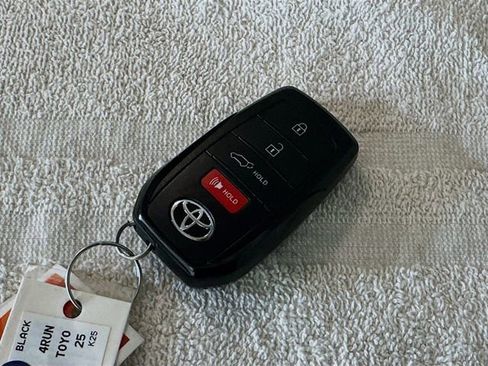 Used 2025 Toyota 4Runner TRD Off-Road Premium image 29