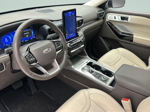 Used 2023 Ford Explorer Platinum w/ Technology Package AWD/4WD image 13