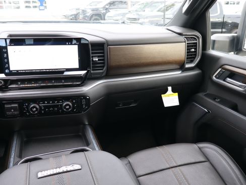 Certified 2025 Chevrolet Silverado 2500 High Country w/ Technology Package image 15