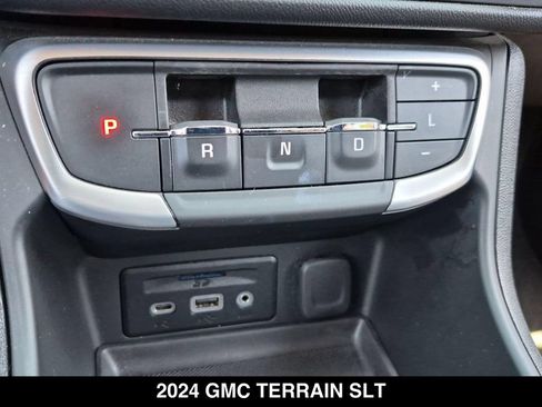 Used 2024 GMC Terrain SLT FWD image 20